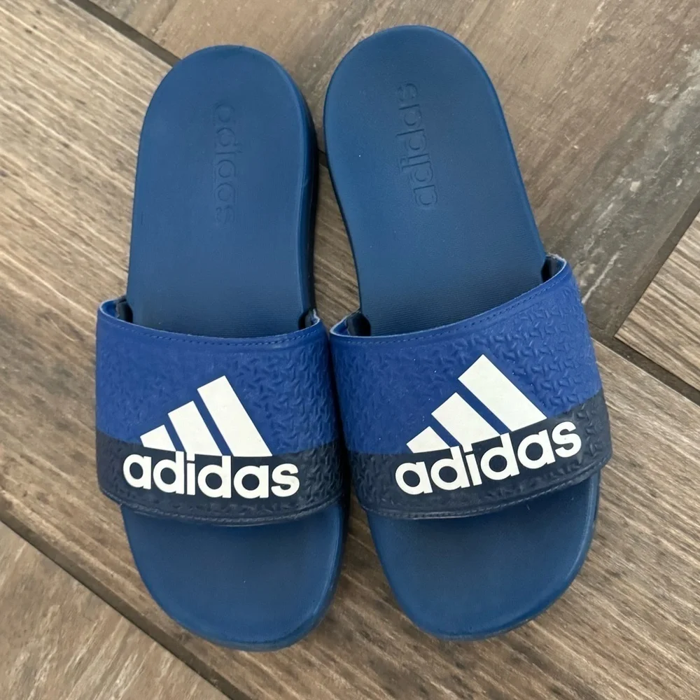 Adidas kids slide sandals size 3